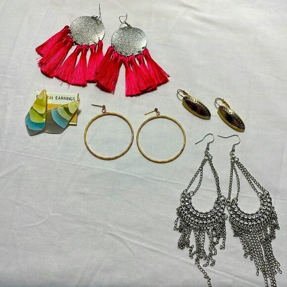 5 pairs of earrings  - Picture 1 of 7